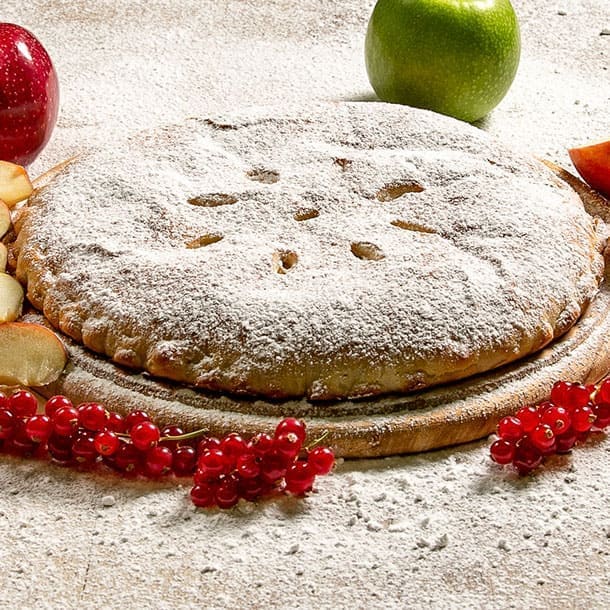С яблоком и красной смородиной
